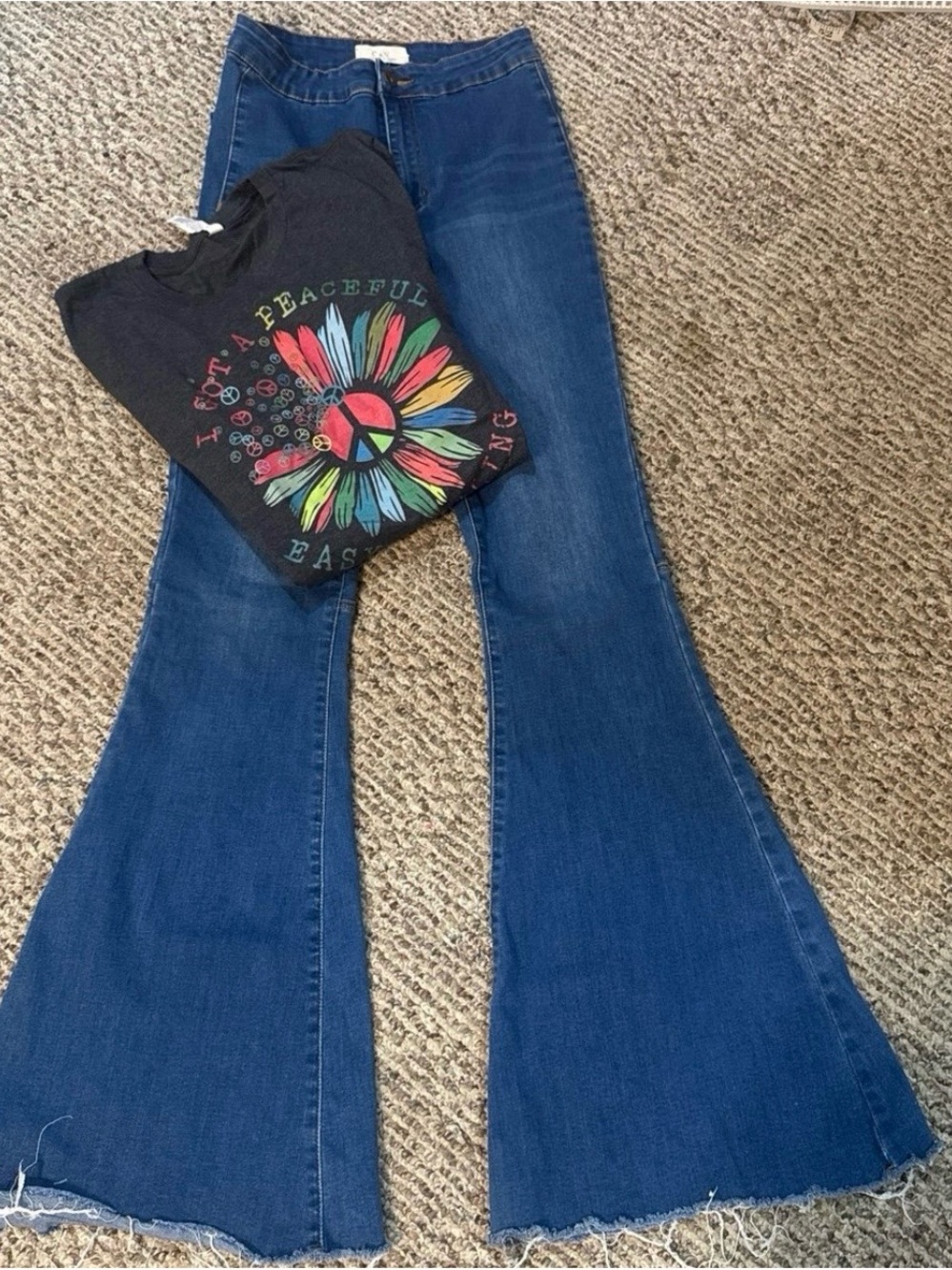 High-Rise Blue Denim Bell Bottom Jeans & graphic tee